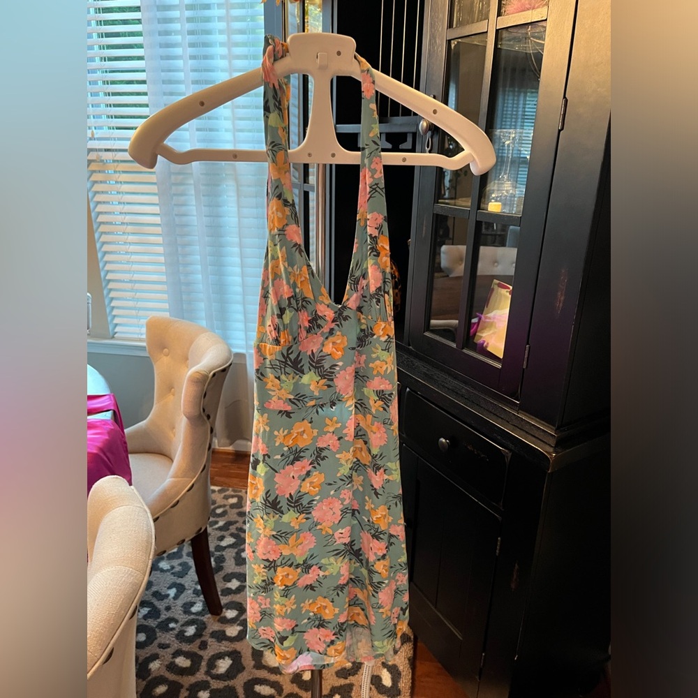 Love this Beachy flowy fun sundress 🤸‍♀️🥥